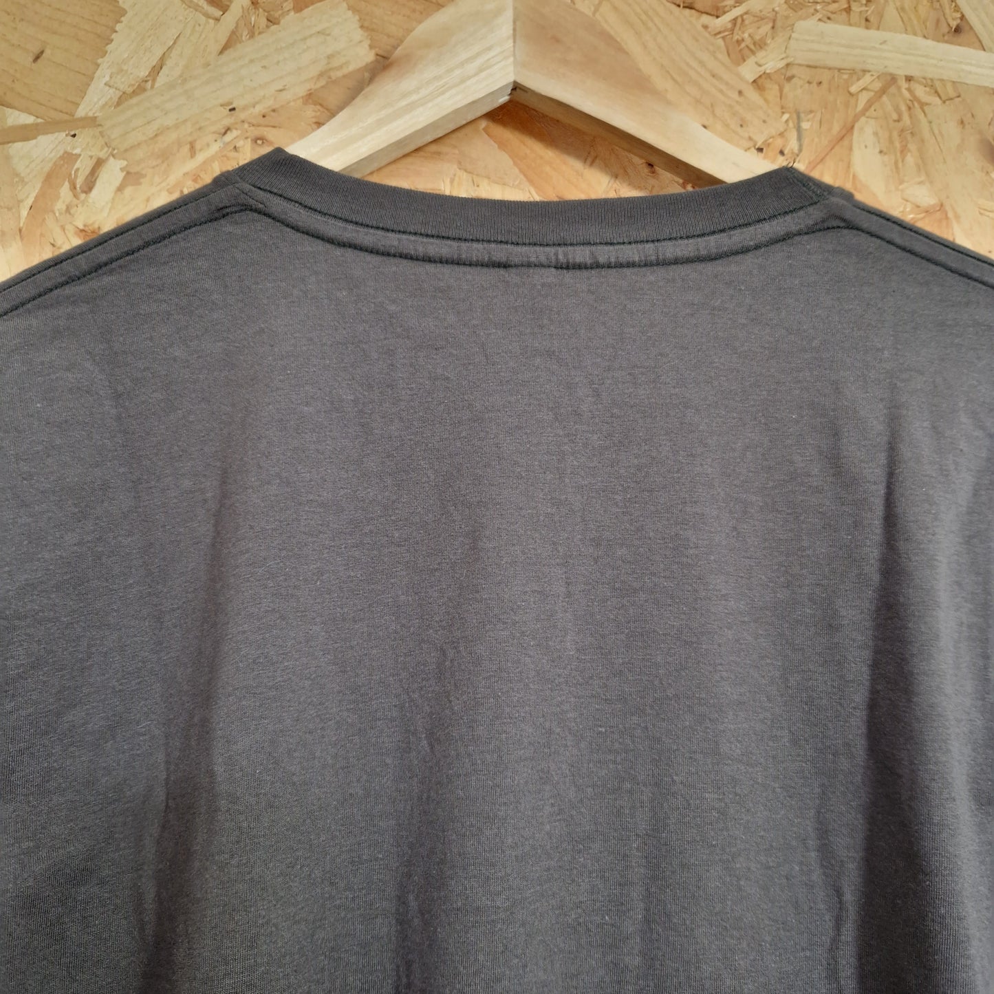 Preloved Earth Positive Logo Printed T-Shirt Size Medium