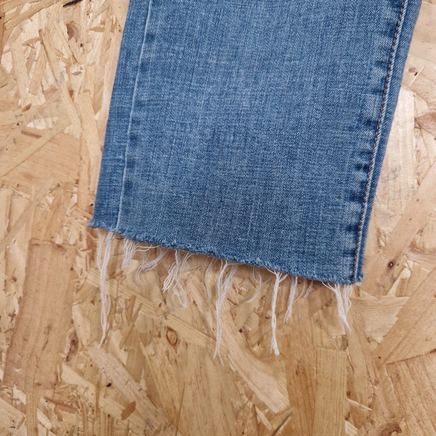 Preloved Levis 314 Shaping Straight Jeans Waist Size 29